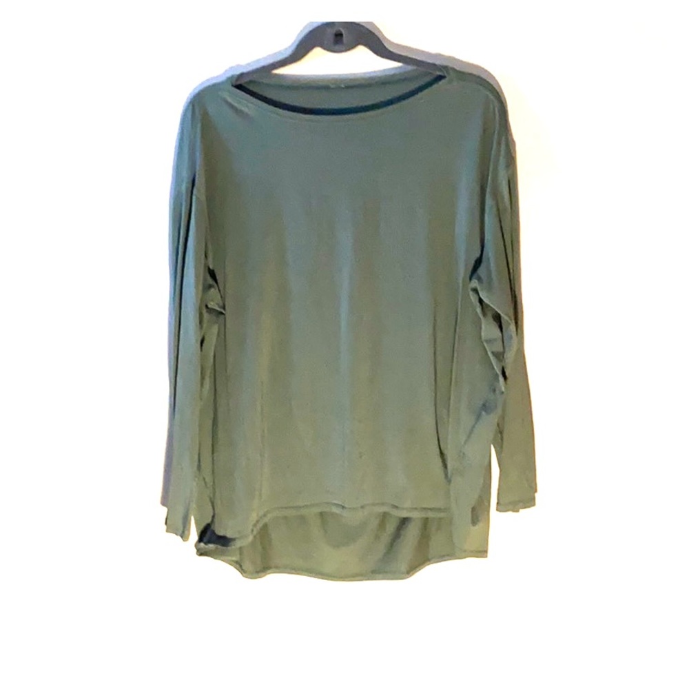 Lululemon flowy green long sleeve